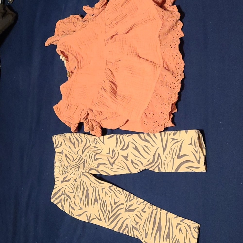 Jessica Simpson pink babydoll top and leopard print leggings